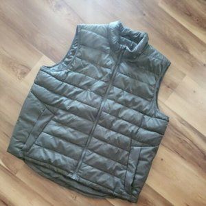 Champion Men's Black Puffer Vest - Large